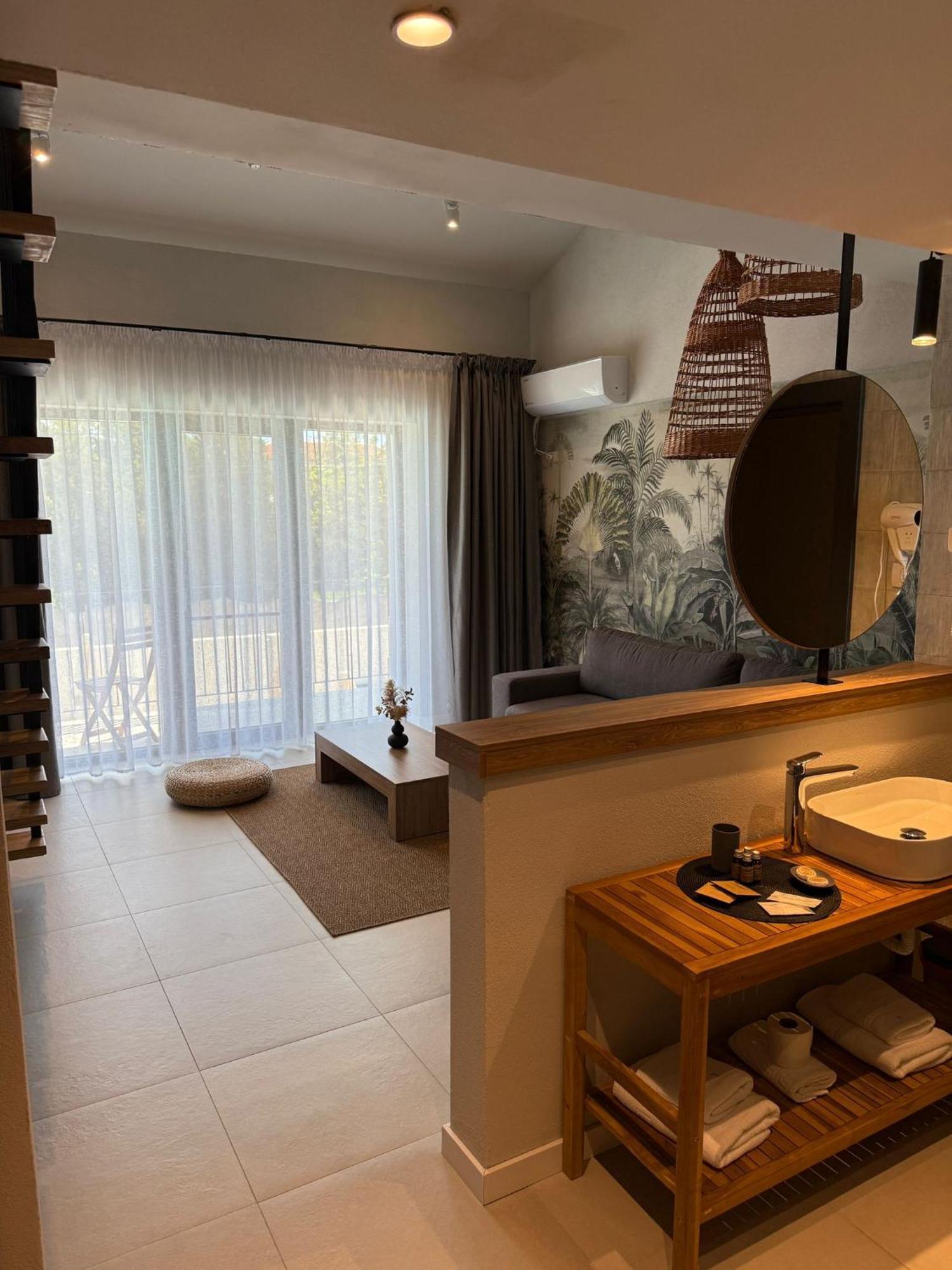 Hotel Luuma Două Mai Exteriér fotografie