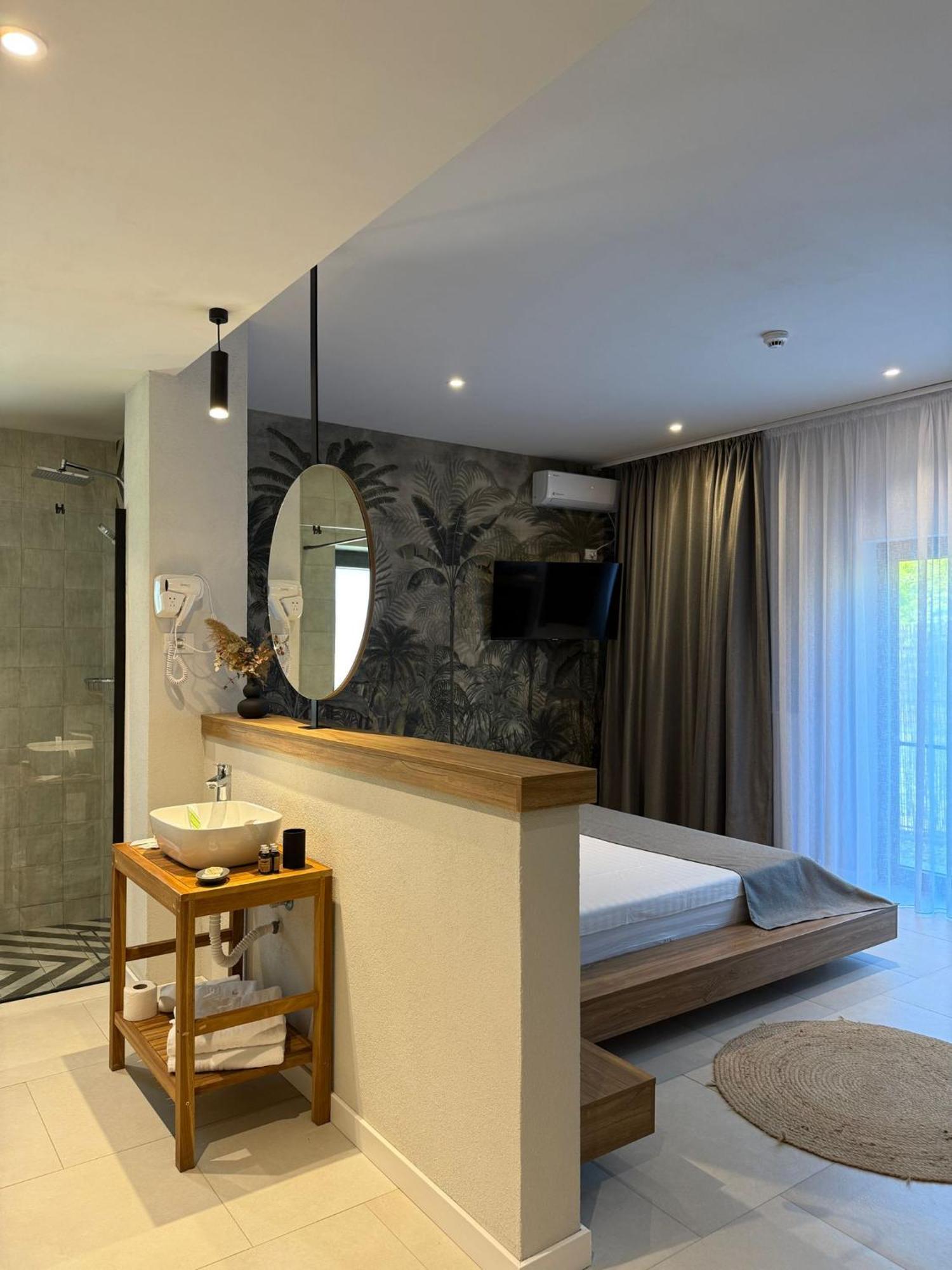 Hotel Luuma Două Mai Exteriér fotografie