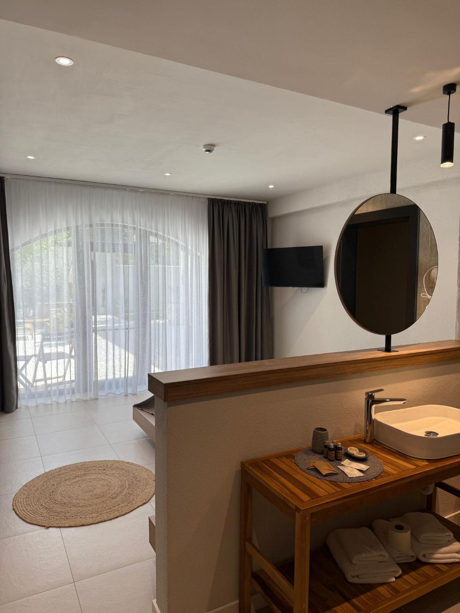 Hotel Luuma Două Mai Exteriér fotografie